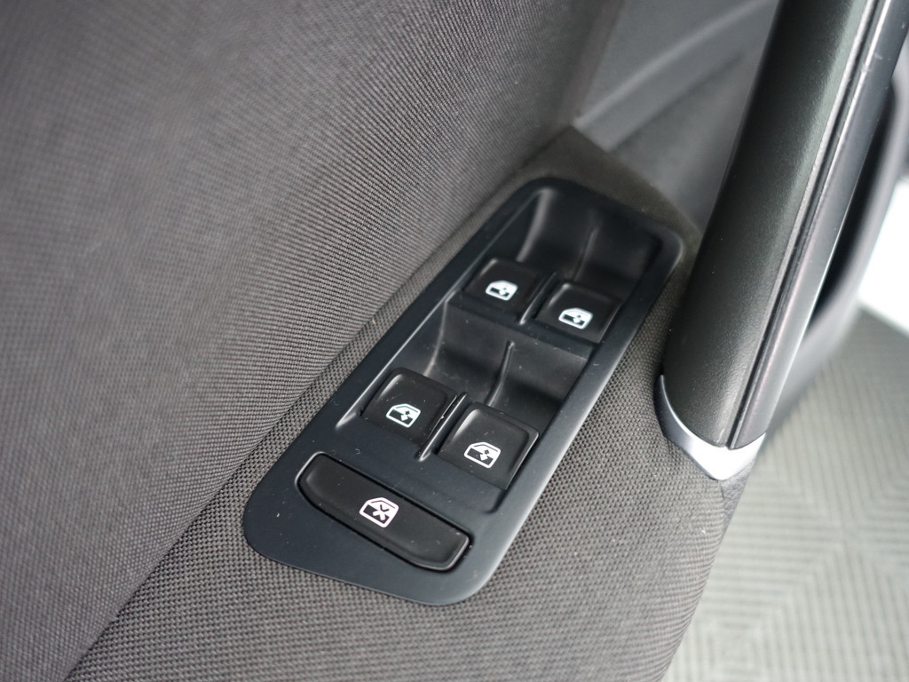 
Volkswagen e-Golf Highline Aut- Xenon Led, Carplay, Navi, Clima, Dynamic Select, Cruise vol									