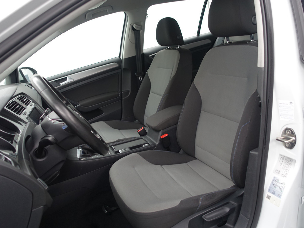 
Volkswagen e-Golf Highline Aut- Xenon Led, Carplay, Navi, Clima, Dynamic Select, Cruise vol									