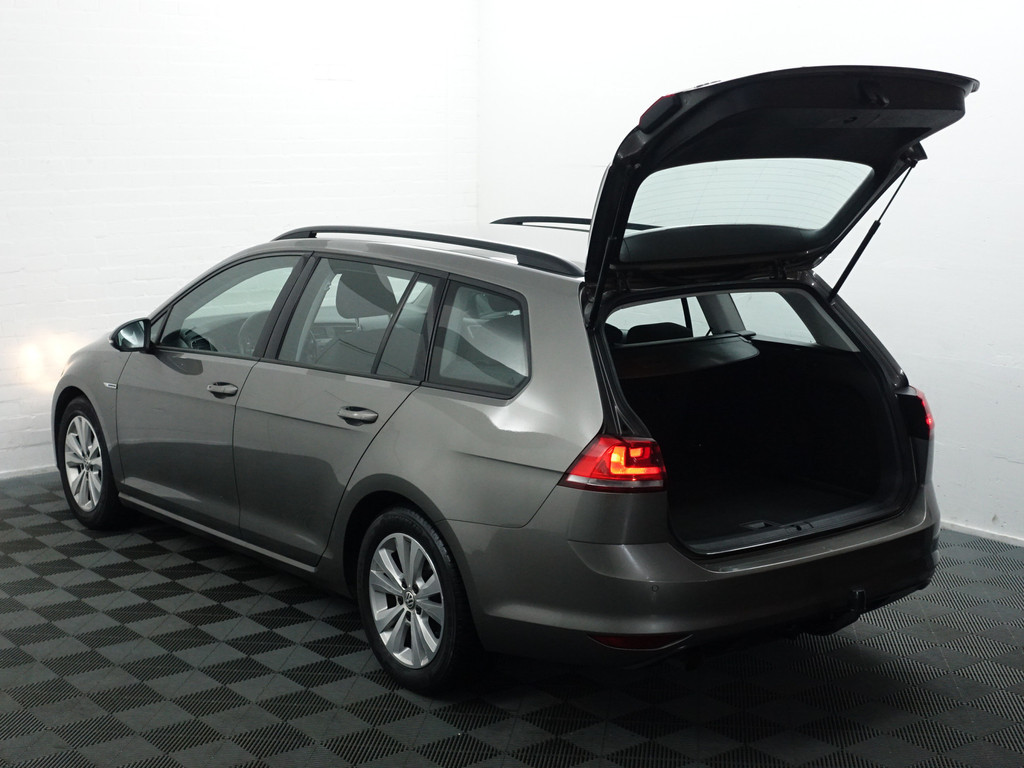 
Volkswagen GOLF Variant 1.0 TSI Highline- Park Assist, Navi, Carplay, Clima, Cruise vol									