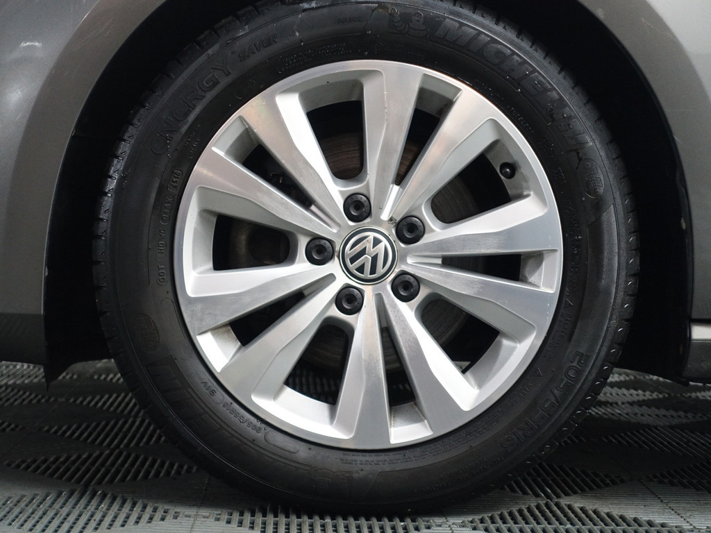 
Volkswagen GOLF Variant 1.0 TSI Highline- Park Assist, Navi, Carplay, Clima, Cruise vol									