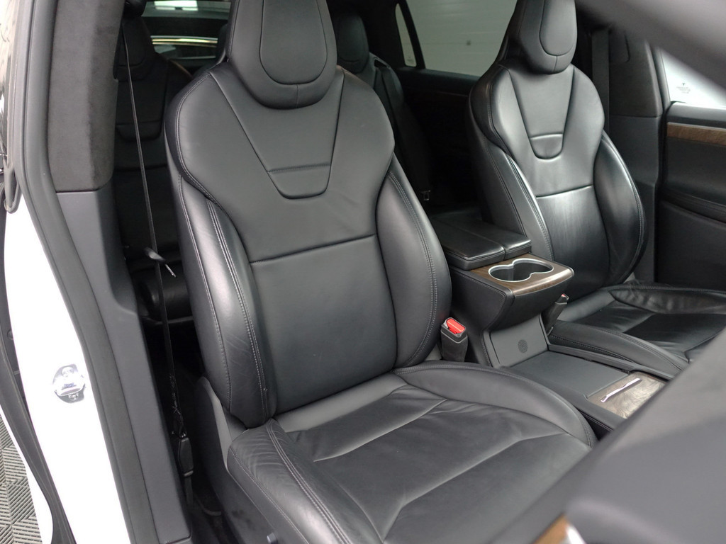 
								Tesla Model X 90D Performance Black Pack- 6 Pers, Auto Pilot, Memory, Trekhaak, Rijhoogte verstelbaar vol									