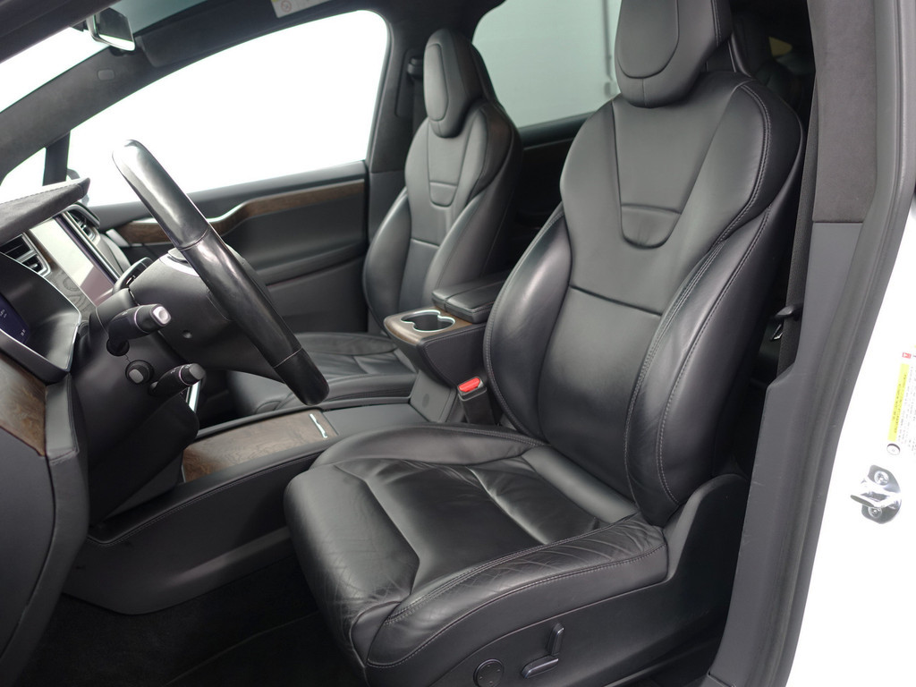 
								Tesla Model X 90D Performance Black Pack- 6 Pers, Auto Pilot, Memory, Trekhaak, Rijhoogte verstelbaar vol									