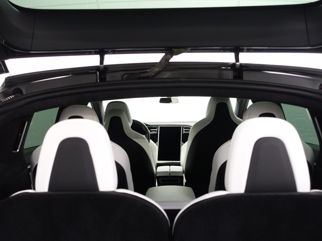 
Tesla Model X 100D Performance 6 Pers Aut- Autopilot 2.5, Luchtvering, Stuurverwarming, Premium connectivity, Alcantara Pakket vol									