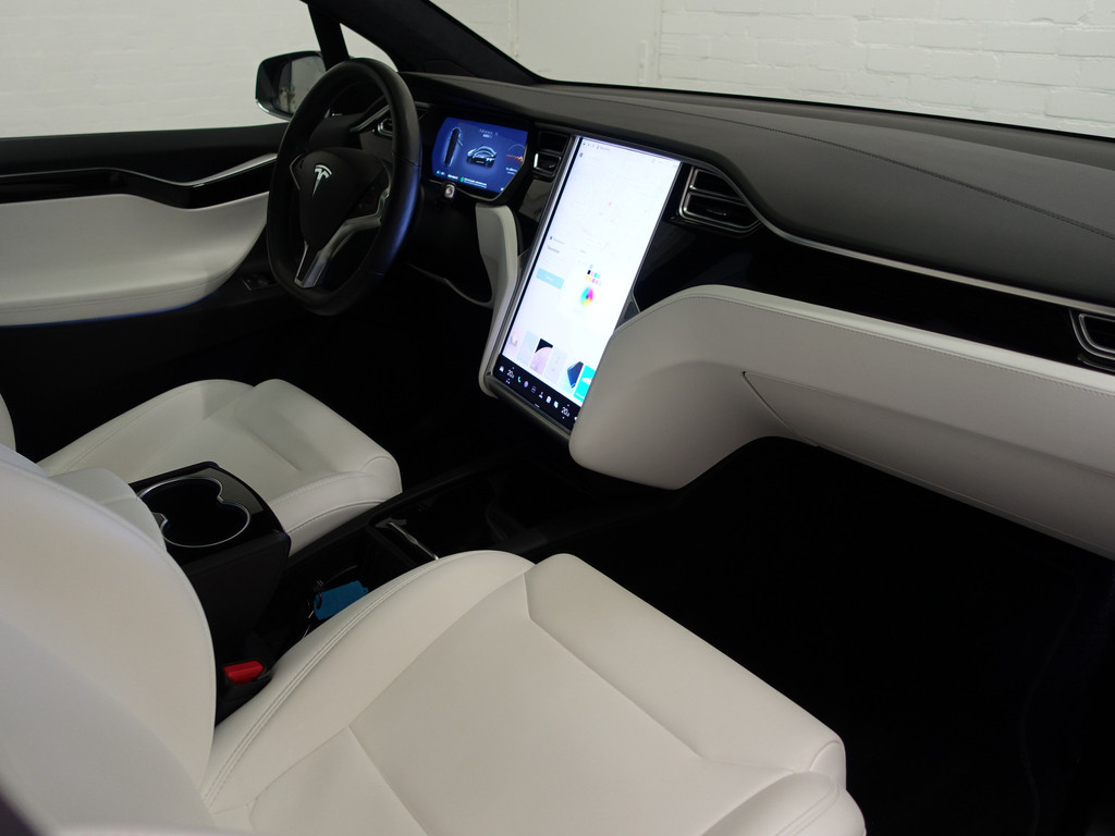 
Tesla Model X 100D Performance 6 Pers Aut- Autopilot 2.5, Luchtvering, Stuurverwarming, Premium connectivity, Alcantara Pakket vol									