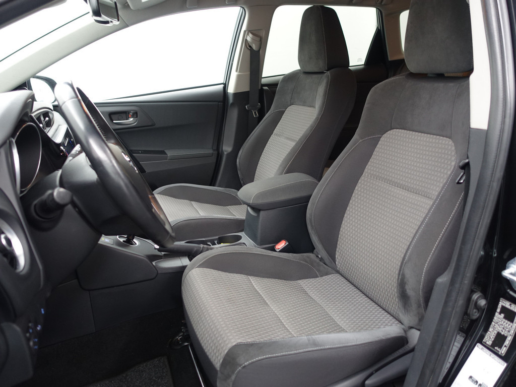 
Toyota Auris Touring Sports 1.8 Hybrid Dynamic Aut- Comfort Interieur, Camera, Navi, Cruise, Clima, Lane Assist vol									