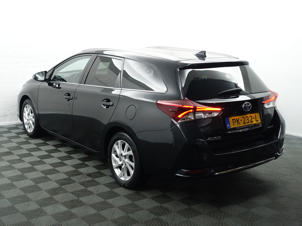 
Toyota Auris Touring Sports 1.8 Hybrid Dynamic Aut- Comfort Interieur, Camera, Navi, Cruise, Clima, Lane Assist vol									