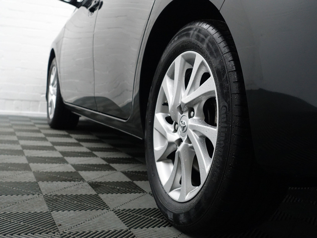 
Toyota Auris Touring Sports 1.8 Hybrid Dynamic Aut- Comfort Interieur, Camera, Navi, Cruise, Clima, Lane Assist vol									
