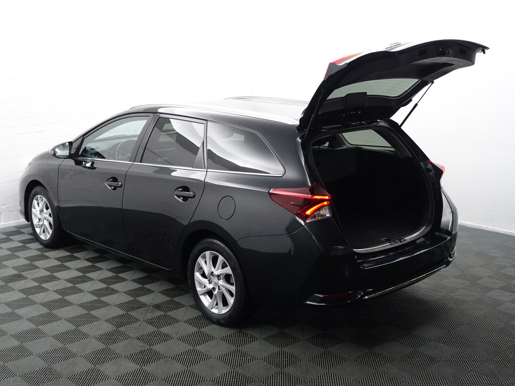 
Toyota Auris Touring Sports 1.8 Hybrid Dynamic Aut- Comfort Interieur, Camera, Navi, Cruise, Clima, Lane Assist vol									