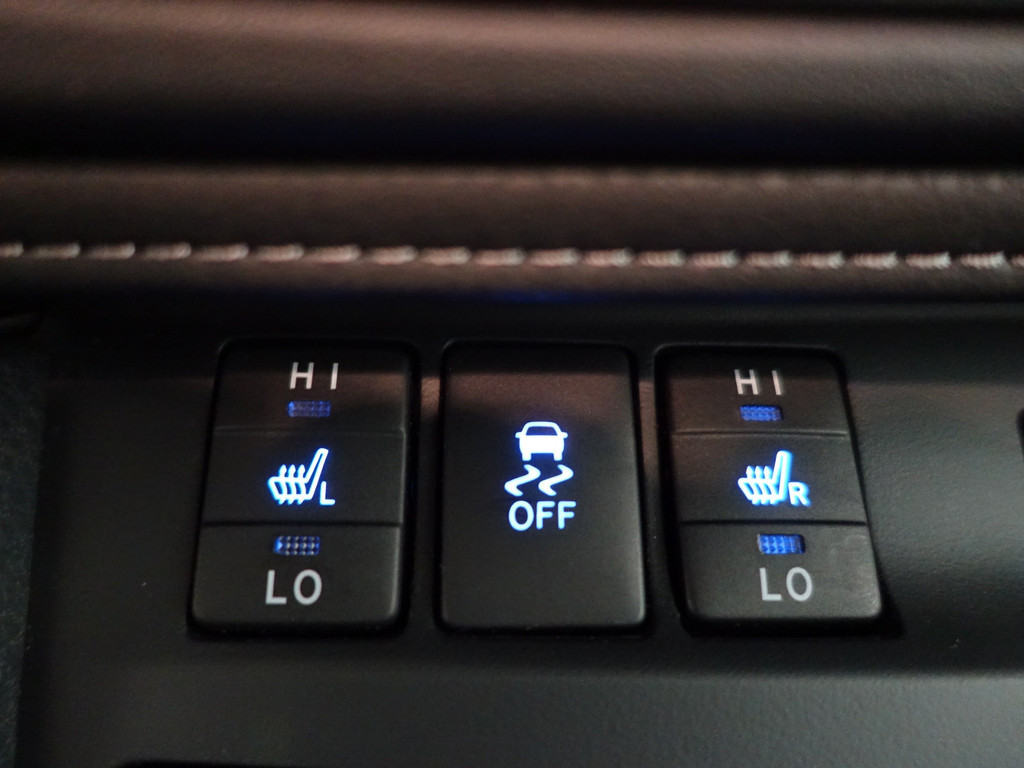 
Toyota Auris Touring Sports 1.8 Hybrid Dynamic Aut- Lane Assist, Navi, Camera, Clima, Park Assist, Cruise vol									