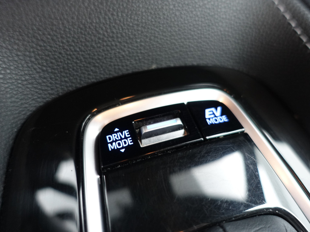 
Toyota Corolla Touring Sports 1.8 Hybrid Business Intro Head Up, Camera, Navi, Stoellverwarming, Clima, Comfort Interieur vol									