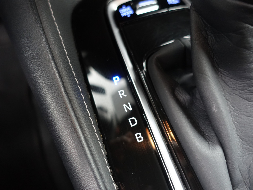 
Toyota Corolla Touring Sports 1.8 Hybrid Business Intro Head Up, Camera, Navi, Stoellverwarming, Clima, Comfort Interieur vol									