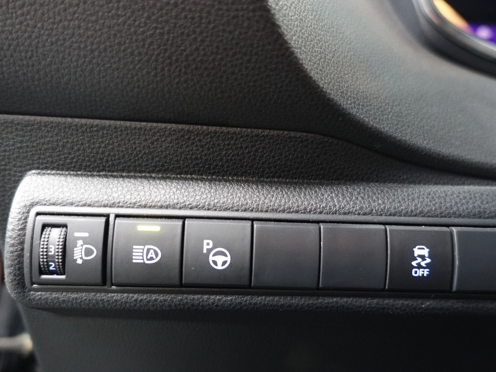 
Toyota Corolla Touring Sports 1.8 Hybrid Business Intro Head Up, Camera, Navi, Stoellverwarming, Clima, Comfort Interieur vol									