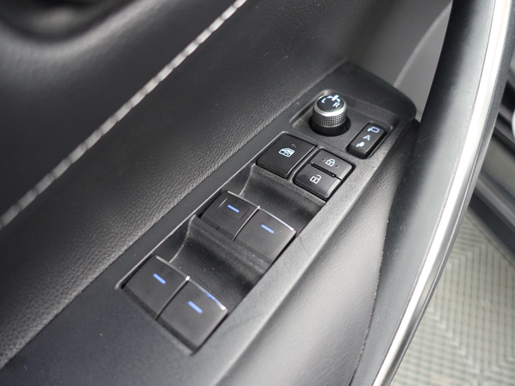 
Toyota Corolla Touring Sports 1.8 Hybrid Business Intro Head Up, Camera, Navi, Stoellverwarming, Clima, Comfort Interieur vol									