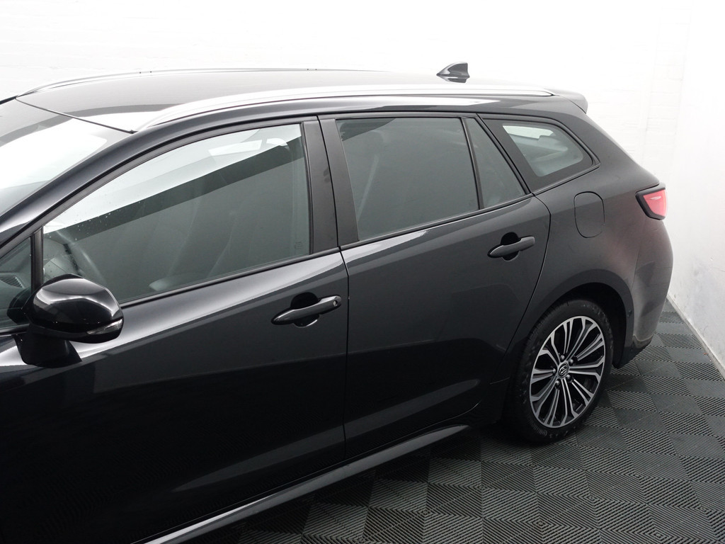 
Toyota Corolla Touring Sports 1.8 Hybrid Business Intro Head Up, Camera, Navi, Stoellverwarming, Clima, Comfort Interieur vol									