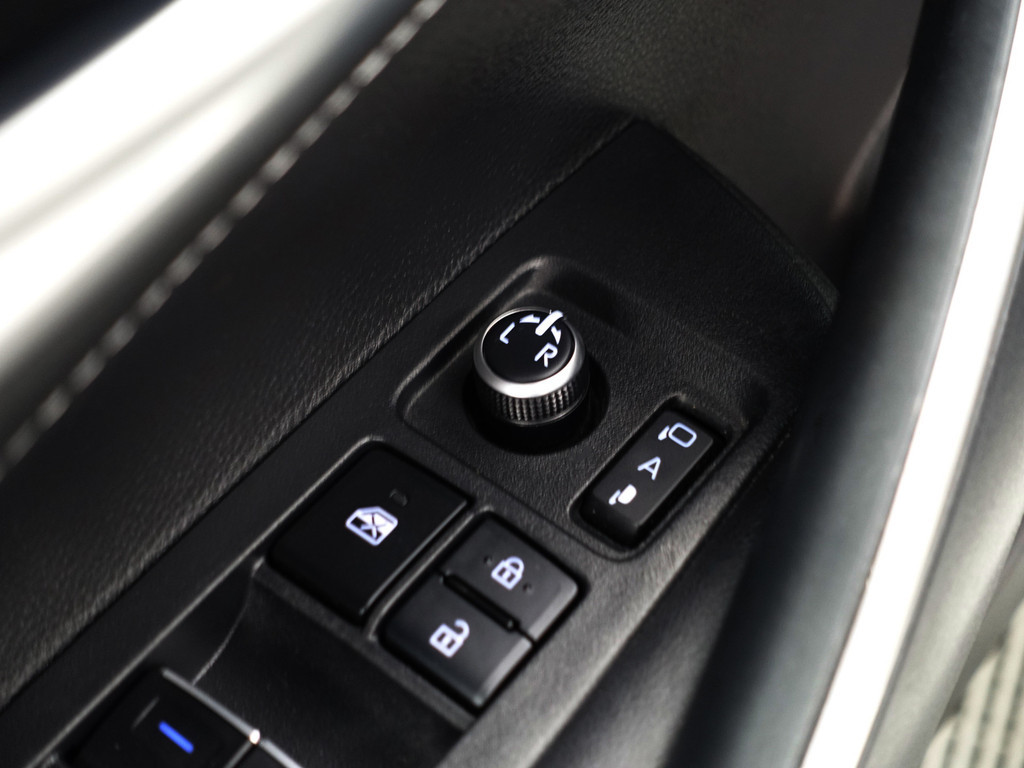 
Toyota Corolla Touring Sports 1.8 Hybrid Executive Aut- Head Up, Virtual cockpit, Stoelverwarming, Carplay, Park Pilot, Park Assist, Camera vol									