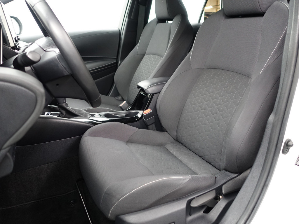 
Toyota Corolla Touring Sports 1.8 Hybrid Executive Aut- Head Up, Virtual cockpit, Stoelverwarming, Carplay, Park Pilot, Park Assist, Camera vol									