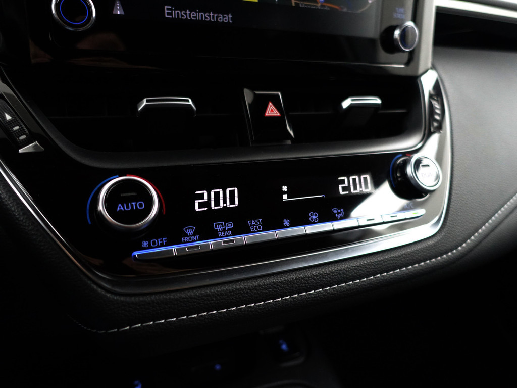 
Toyota Corolla Touring Sports 1.8 Hybrid Executive Aut- Head Up, Virtual cockpit, Stoelverwarming, Carplay, Park Pilot, Park Assist, Camera vol									