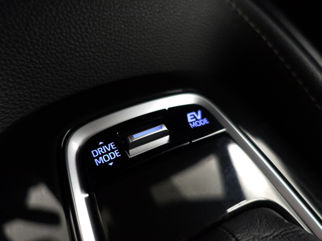 
Toyota Corolla Touring Sports 1.8 Hybrid Executive Aut- Head Up, Virtual cockpit, Stoelverwarming, Carplay, Park Pilot, Park Assist, Camera vol									