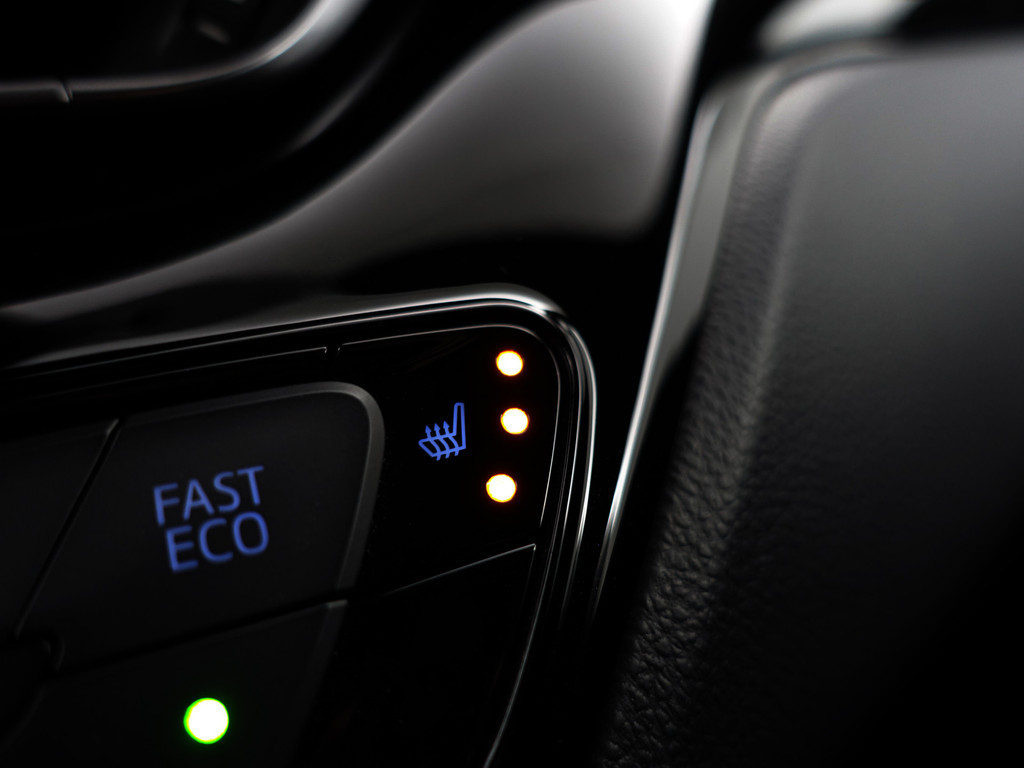 
								Toyota C-HR 1.8 Hybrid Dynamic Sport+ Aut- Two Tone, Camera, Xenon Led, Ada Cruise, Stoelverwarming, Comfort Interieur vol									