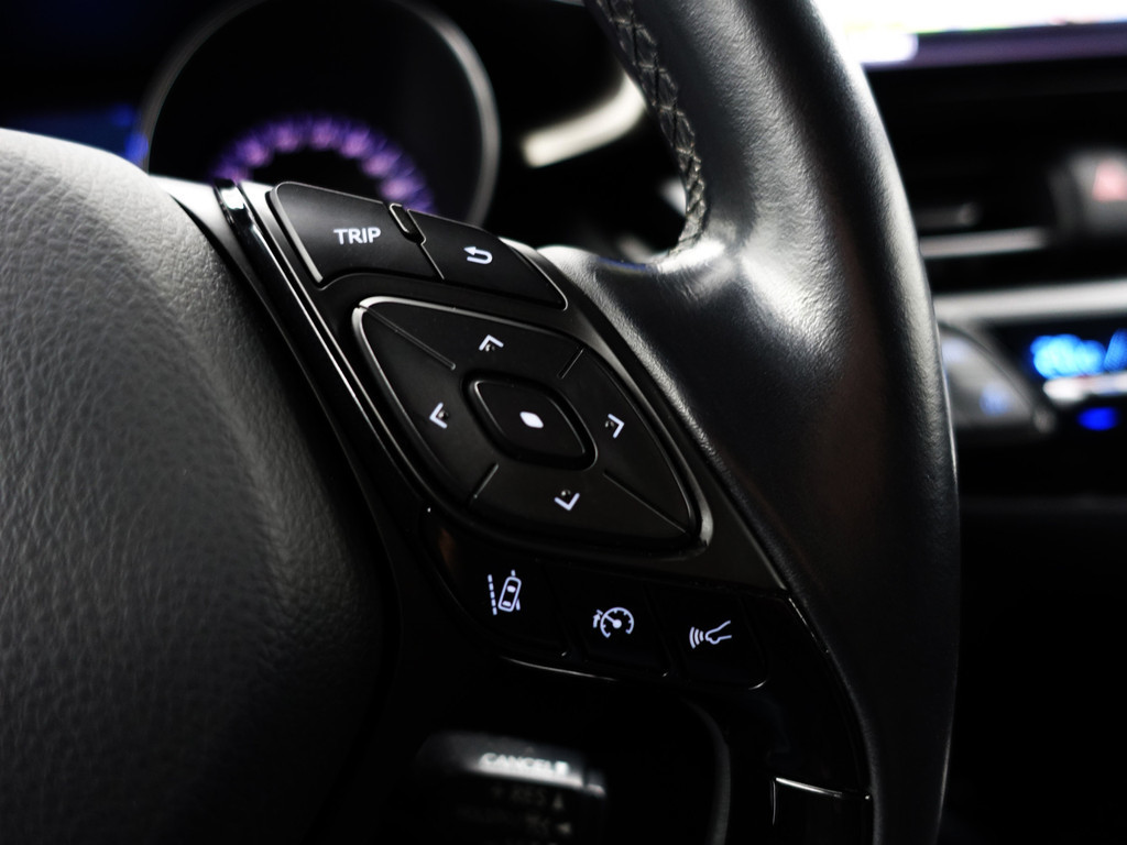 
								Toyota C-HR 1.8 Hybrid Dynamic Sport+ Aut- Two Tone, Camera, Xenon Led, Ada Cruise, Stoelverwarming, Comfort Interieur vol									