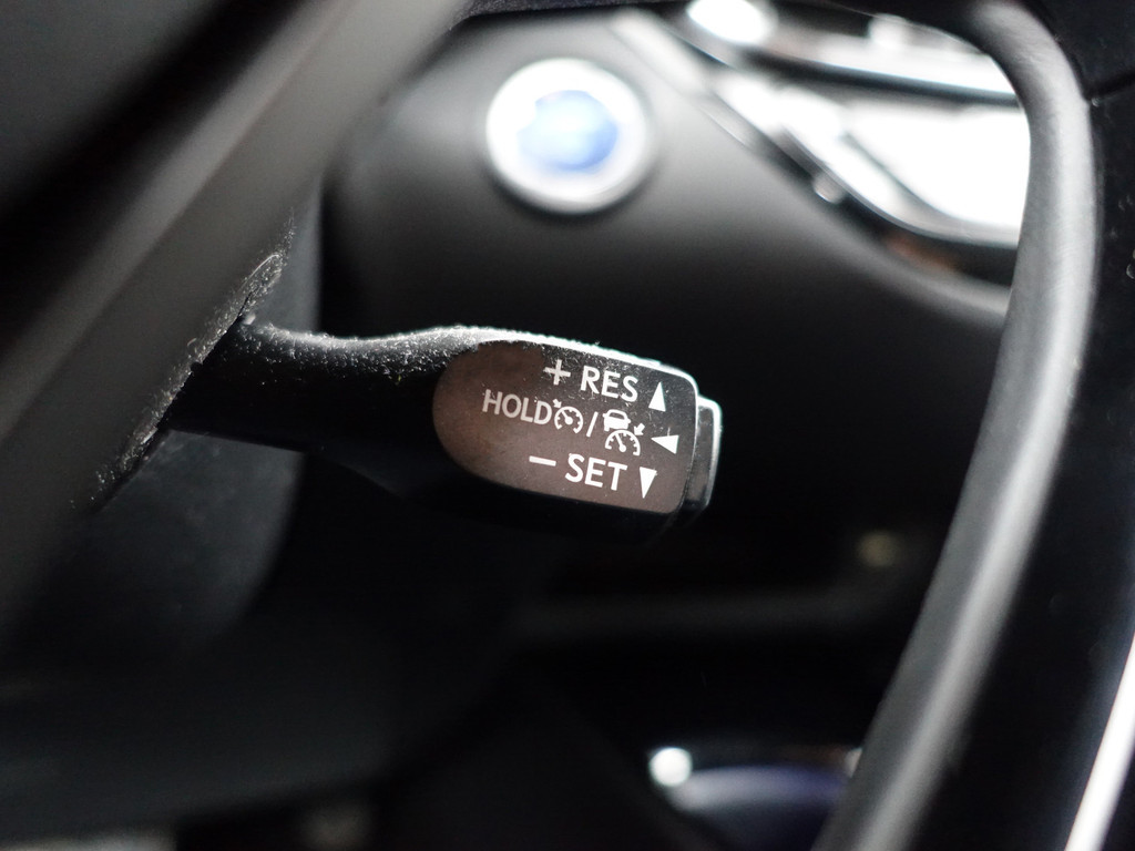 
								Toyota C-HR 1.8 Hybrid Dynamic Sport+ Aut- Two Tone, Camera, Xenon Led, Ada Cruise, Stoelverwarming, Comfort Interieur vol									