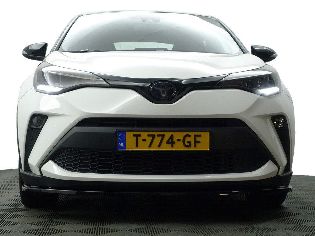 
Toyota C-HR 1.8 Hybrid Dynamic Sport Aut- Full Maxton Design, Two Tone, Smoke PPF, Xenon Led, Camera, Carplay vol									