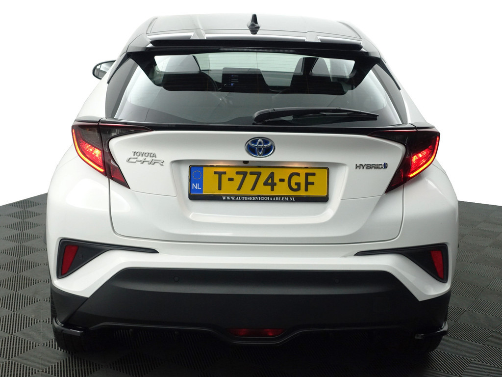 
Toyota C-HR 1.8 Hybrid Dynamic Sport Aut- Full Maxton Design, Two Tone, Smoke PPF, Xenon Led, Camera, Carplay vol									