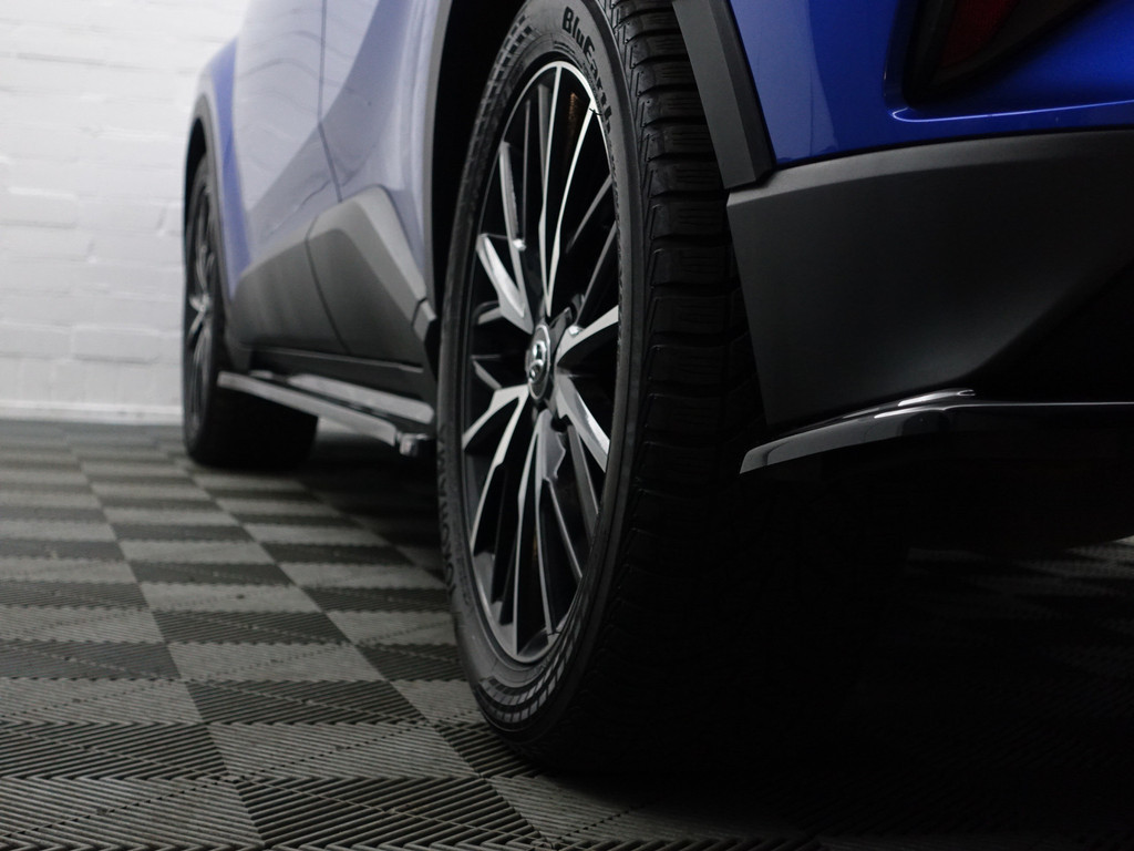 
								Toyota C-HR 1.8 Hybrid Dynamic Sport+ Aut- Two Tone, Camera, Xenon Led, Ada Cruise, Stoelverwarming, Comfort Interieur vol									