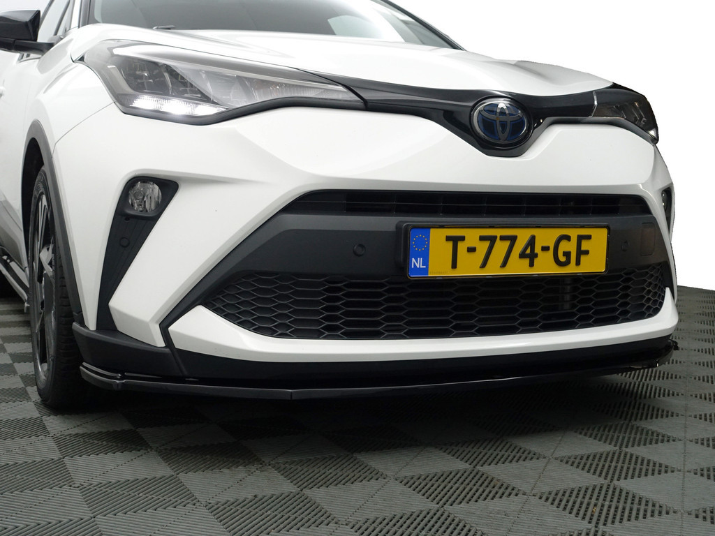 
Toyota C-HR 1.8 Hybrid Dynamic Sport Aut- Full Maxton Design, Two Tone, Smoke PPF, Xenon Led, Camera, Carplay vol									