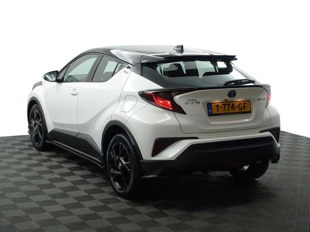 
Toyota C-HR 1.8 Hybrid Dynamic Sport Aut- Full Maxton Design, Two Tone, Smoke PPF, Xenon Led, Camera, Carplay vol									