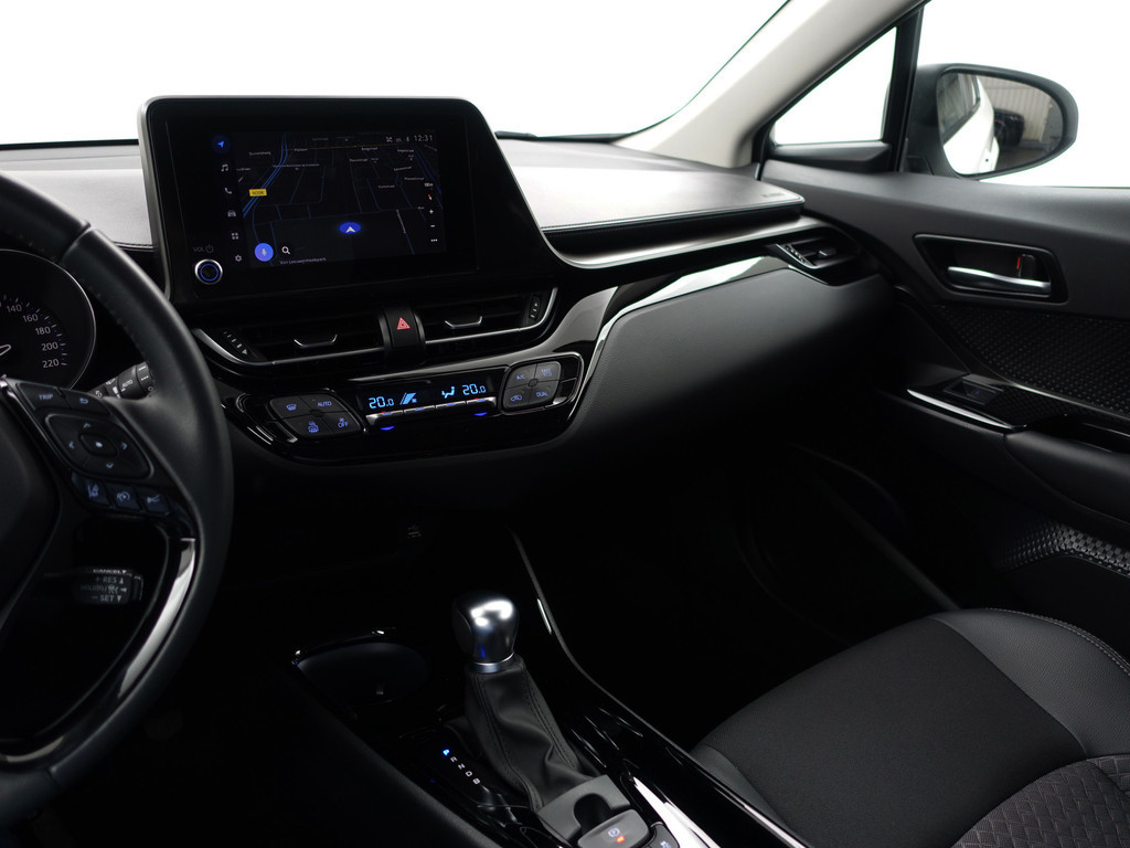 
Toyota C-HR 1.8 Hybrid Dynamic Sport Aut- Full Maxton Design, Two Tone, Smoke PPF, Xenon Led, Camera, Carplay vol									