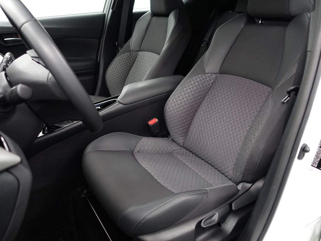 
Toyota C-HR 1.8 Hybrid Dynamic Sport Aut- Full Maxton Design, Two Tone, Smoke PPF, Xenon Led, Camera, Carplay vol									