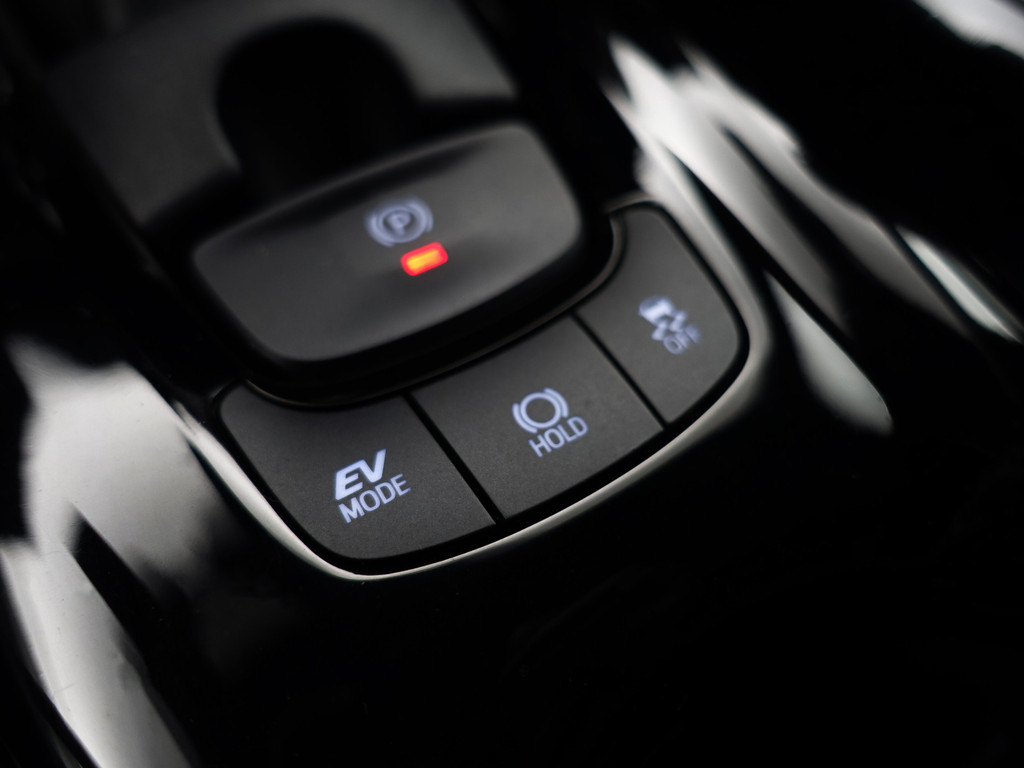 
								Toyota C-HR 1.8 Hybrid Executive Aut- Two Tone, Camera, Ada Cruise, Stoelverwarming, JBL Audio, Comfort Interieur vol									