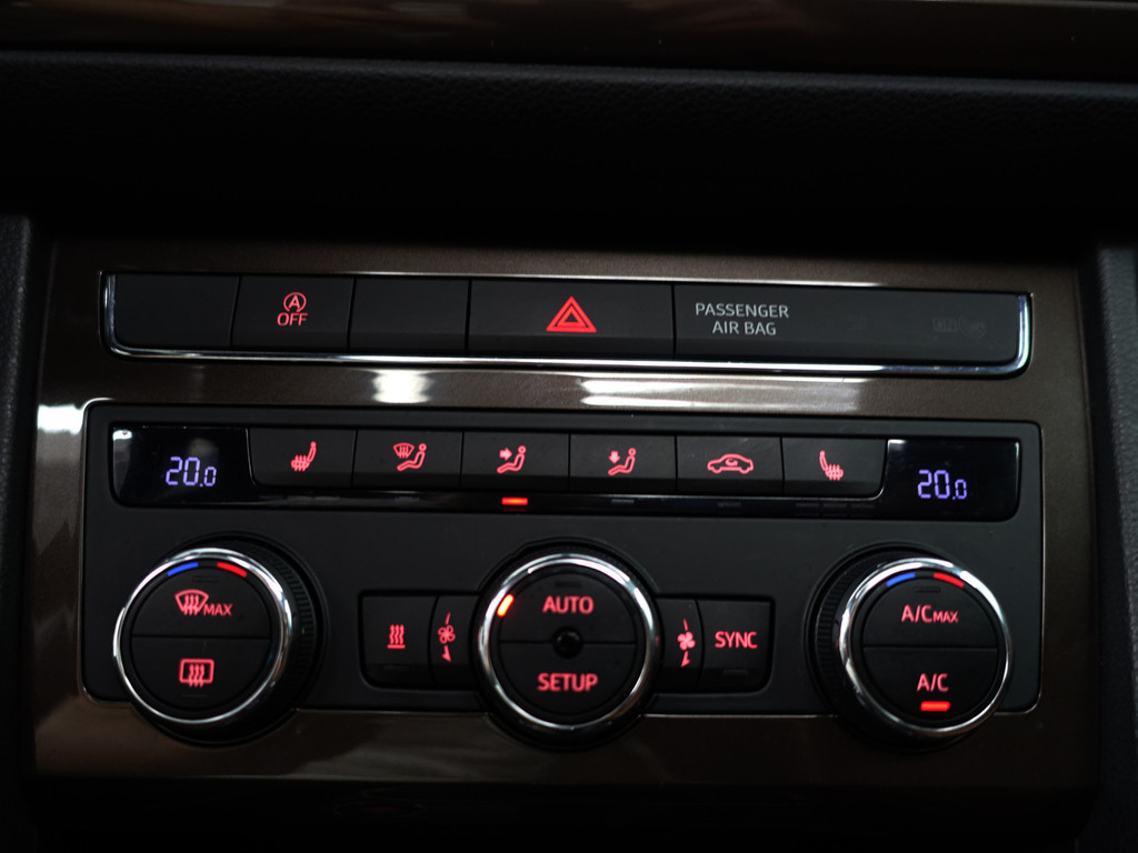 
								Seat Ateca 1.5 TSI Xcellence Aut- Standkachel, Panodak, Sfeerverlichting, Xenon Led, Dynamic Select, Camera vol									