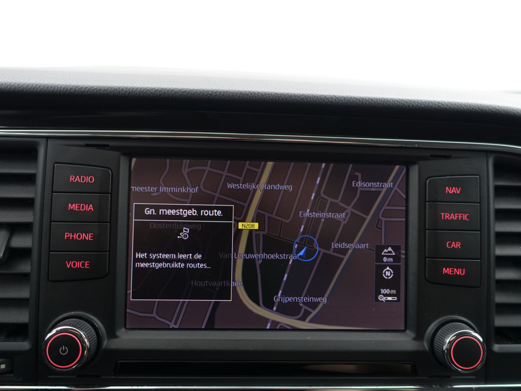 
								Seat Leon 1.6 TDI Connect Aut- Park Assist, Navi, Cruise, Stoelverwarming, Clima vol									