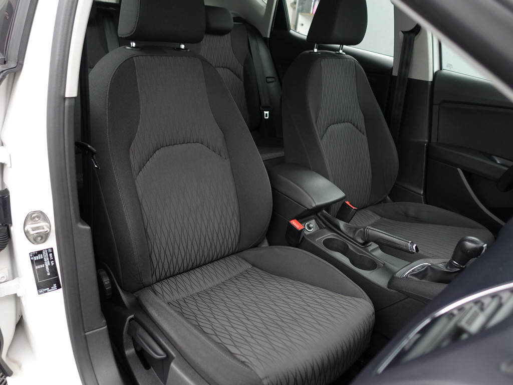 
								Seat Leon 1.6 TDI Connect Aut- Park Assist, Navi, Cruise, Stoelverwarming, Clima vol									