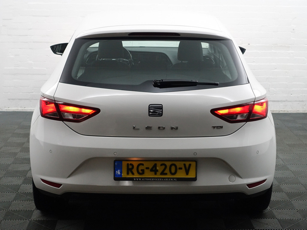 
								Seat Leon 1.6 TDI Connect Aut- Park Assist, Navi, Cruise, Stoelverwarming, Clima vol									