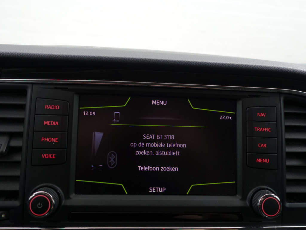 
								Seat Leon 1.6 TDI Connect Aut- Park Assist, Navi, Cruise, Stoelverwarming, Clima vol									