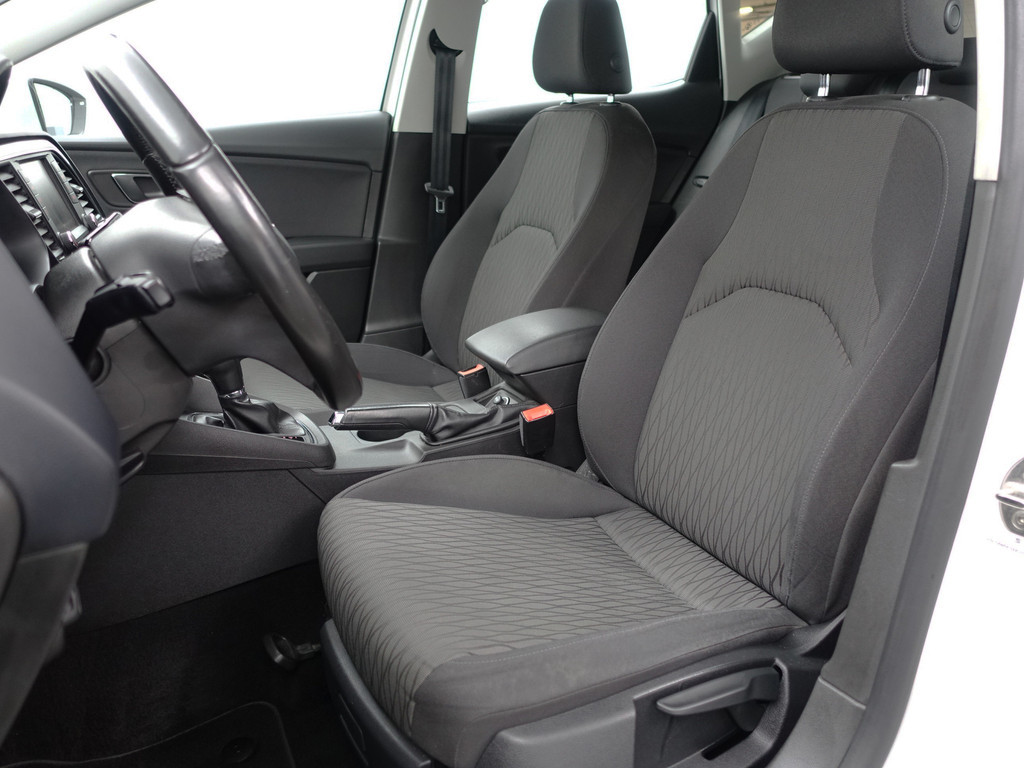 
								Seat Leon 1.6 TDI Connect Aut- Park Assist, Navi, Cruise, Stoelverwarming, Clima vol									