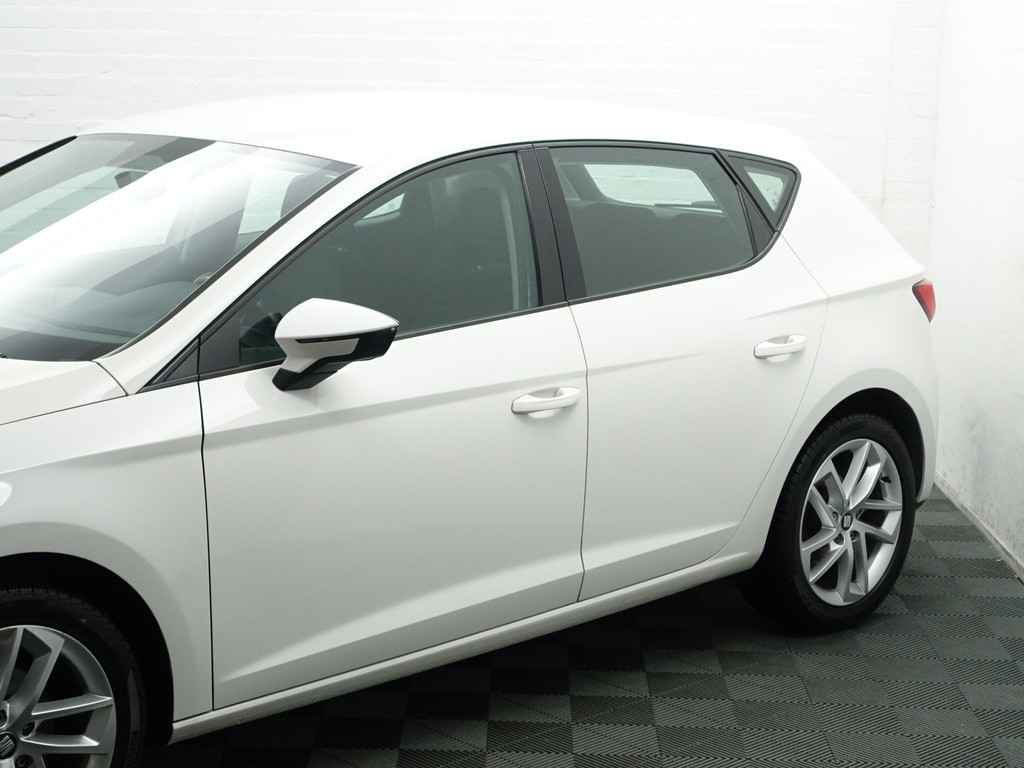 
								Seat Leon 1.6 TDI Connect Aut- Park Assist, Navi, Cruise, Stoelverwarming, Clima vol									