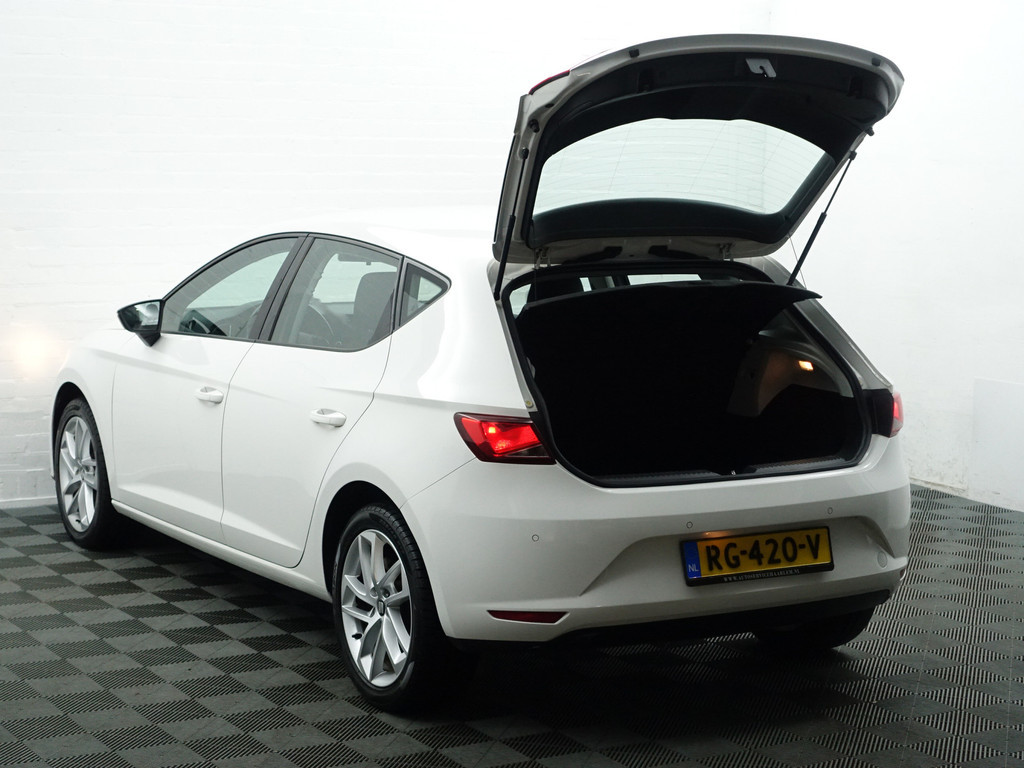 
								Seat Leon 1.6 TDI Connect Aut- Park Assist, Navi, Cruise, Stoelverwarming, Clima vol									