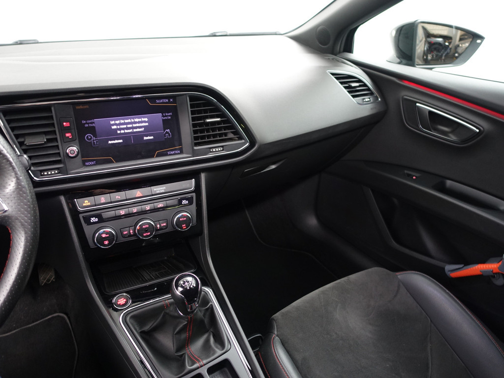 
Seat Leon 1.5 TSI 150Pk FR Blackline- Panodak, Sfeerverlichting, Carplay, Keyless, Dynamic Select, Sport Interieur vol									