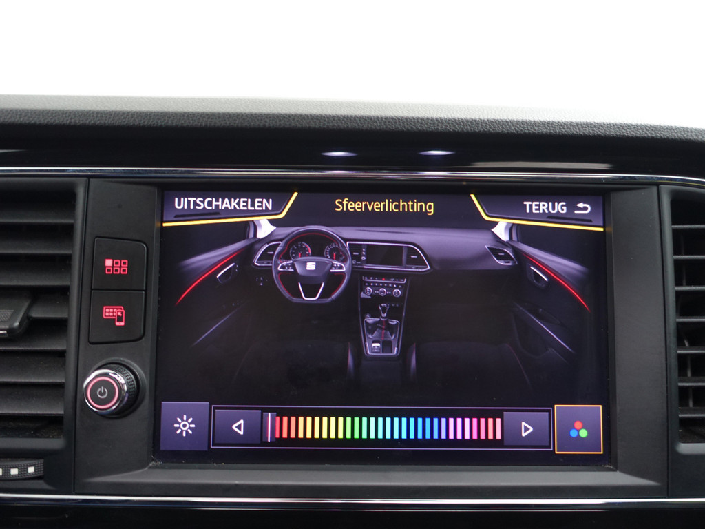 
Seat Leon 1.5 TSI 150Pk FR Blackline- Panodak, Sfeerverlichting, Carplay, Keyless, Dynamic Select, Sport Interieur vol									