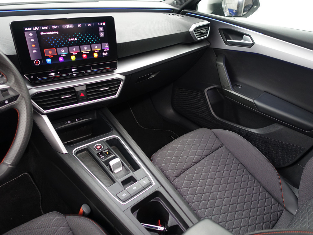 
Seat Leon Sportstourer 1.5 eTSI FR Launch Edition Aut- Panodak, Beats Audio, Stuur/Stoelverwarming, Sfeerverlichting, Ada Cruise, Carplay vol									