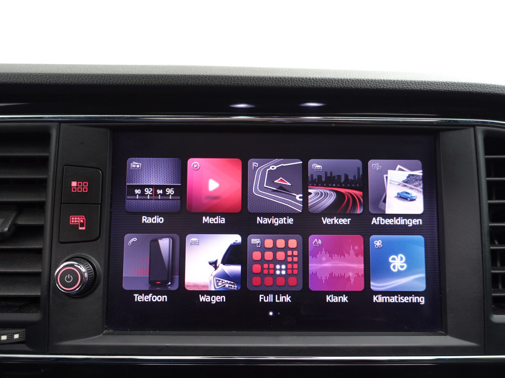 
Seat Leon 1.5 TSI 150Pk FR Blackline- Panodak, Sfeerverlichting, Carplay, Keyless, Dynamic Select, Sport Interieur vol									