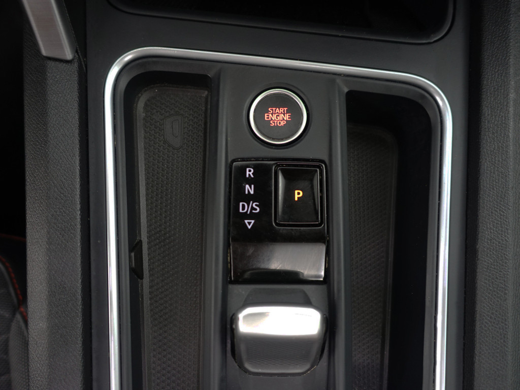 
Seat Leon Sportstourer 1.5 eTSI FR Launch Edition Aut- Panodak, Beats Audio, Stuur/Stoelverwarming, Sfeerverlichting, Ada Cruise, Carplay vol									