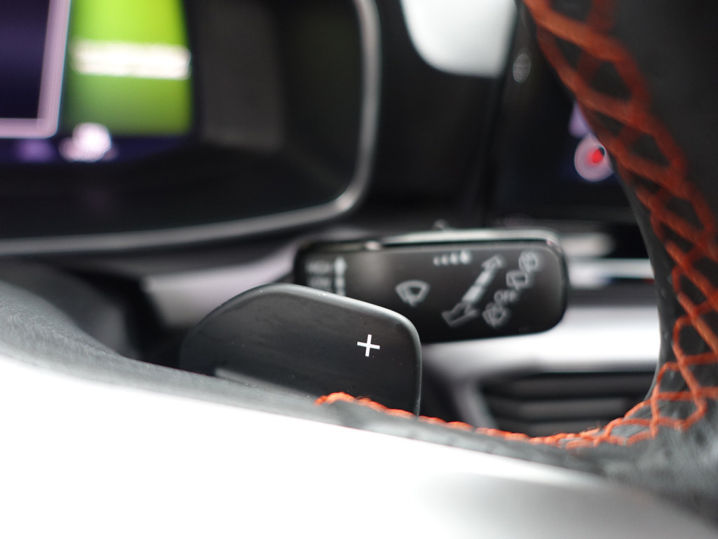 
Seat Leon Sportstourer 1.5 eTSI FR Launch Edition Aut- Panodak, Beats Audio, Stuur/Stoelverwarming, Sfeerverlichting, Ada Cruise, Carplay vol									