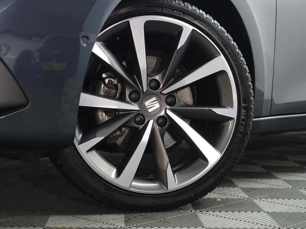 
Seat Leon Sportstourer 1.5 eTSI FR Launch Edition Aut- Panodak, Beats Audio, Stuur/Stoelverwarming, Sfeerverlichting, Ada Cruise, Carplay vol									