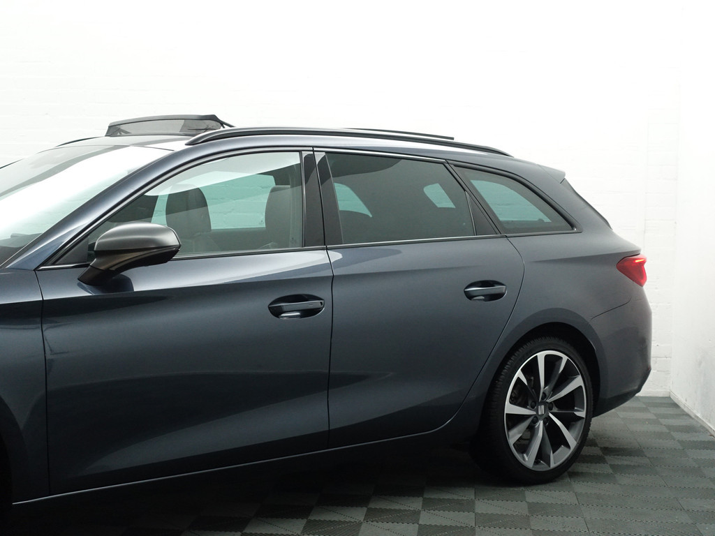 
Seat Leon Sportstourer 1.5 eTSI FR Launch Edition Aut- Panodak, Beats Audio, Stuur/Stoelverwarming, Sfeerverlichting, Ada Cruise, Carplay vol									