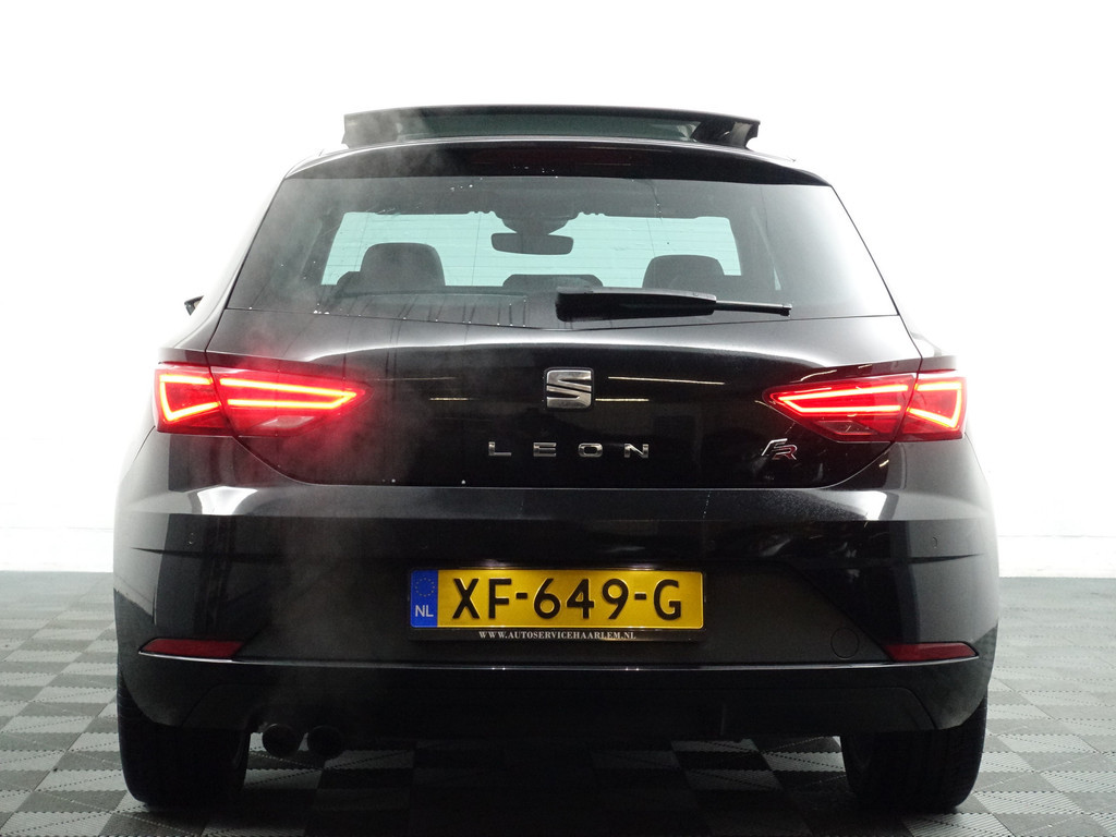 
Seat Leon 1.5 TSI 150Pk FR Blackline- Panodak, Sfeerverlichting, Carplay, Keyless, Dynamic Select, Sport Interieur vol									